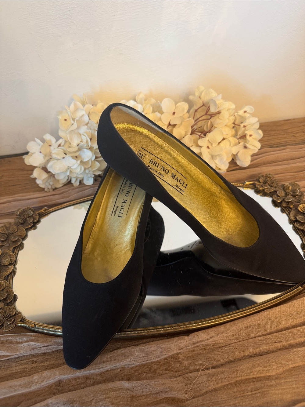 These are vintage Bruno Magli black fabric pumps made in Bologna, Italy - Picture 9 of 10